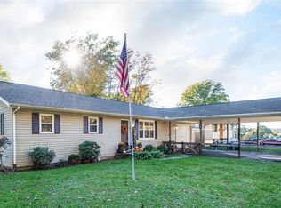 111 El Camino Dr, Zanesville, OH 43701