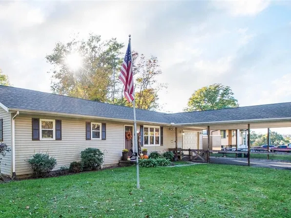 111 El Camino Dr, Zanesville, OH 43701