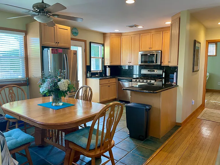 89 Lynbrook Ave — Photo 6