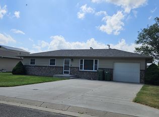 580 Cherokee Dr, Colby, KS 67701