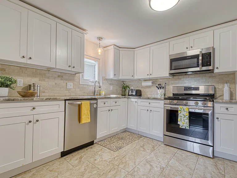 149 Lakeview Dr — Photo 22