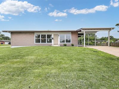 1875 Mullanphy Ln, Florissant, MO, 63031