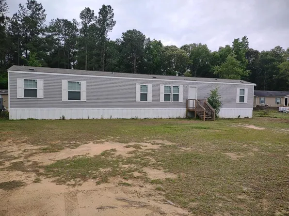 1405 Hidden Oaks Dr, Wedgefield, SC 29168