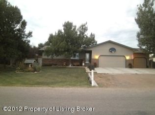 1702 14th St SW, Dickinson, ND 58601