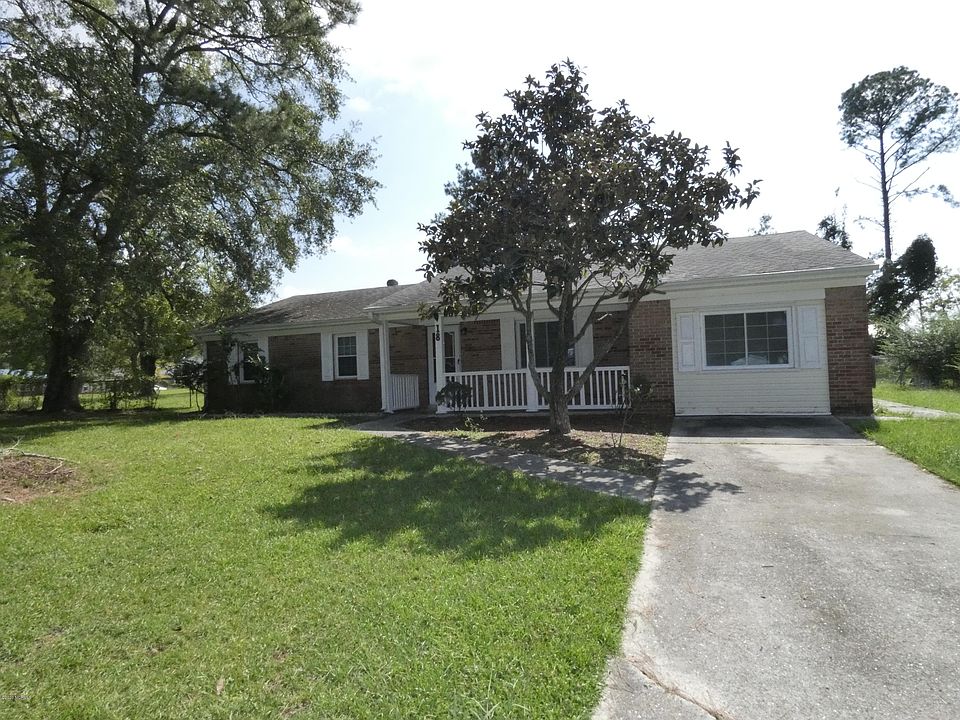 1st image of 18 Walnut Dr