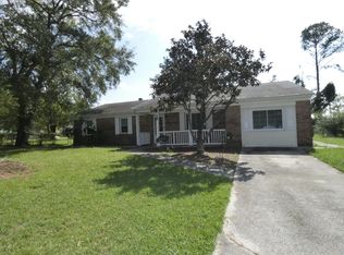 18 Walnut Dr, Jacksonville, NC 28546