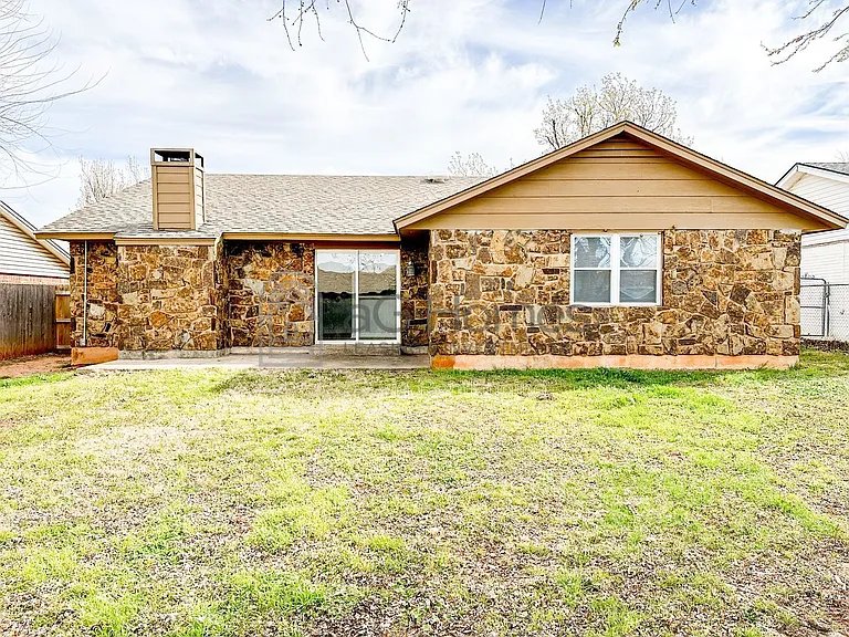730 Arlington Dr — Photo 23