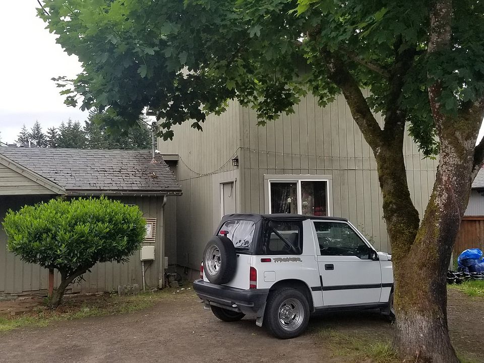 1st image of 1020 SE Brookwood Ave
