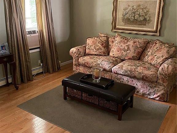 3rd image of 29 Sylvan Park Dr