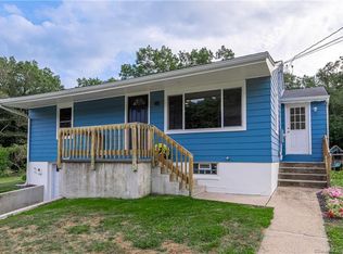 48 Beach Dr, Prospect, CT 06712