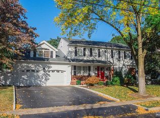 805 Jersey Pl, Paramus, NJ 07652