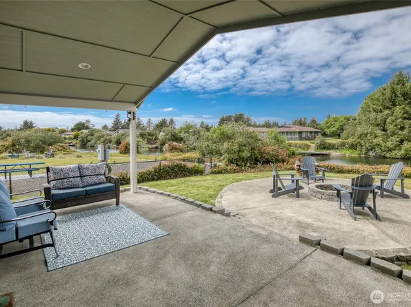 184 S Razor Clam Drive SW, Ocean Shores, WA 98569