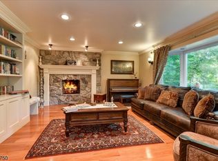 547 Stonetown Rd, Ringwood, NJ 07456