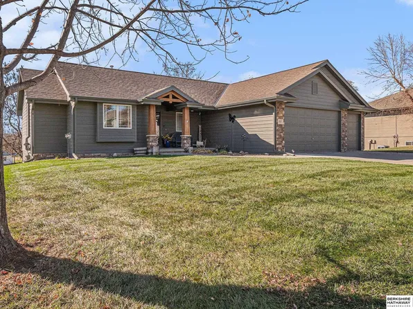 16017 N 2nd St, Bennington, NE 68007