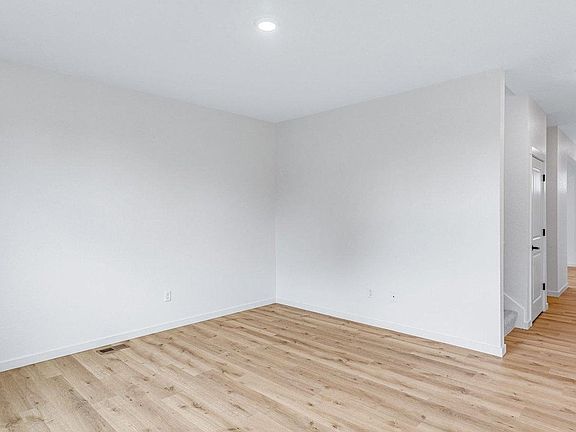 4th image of 1733 Knobby Pine Dr