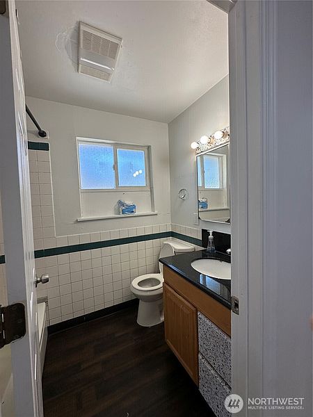 5th image of 11918 4th Avenue W