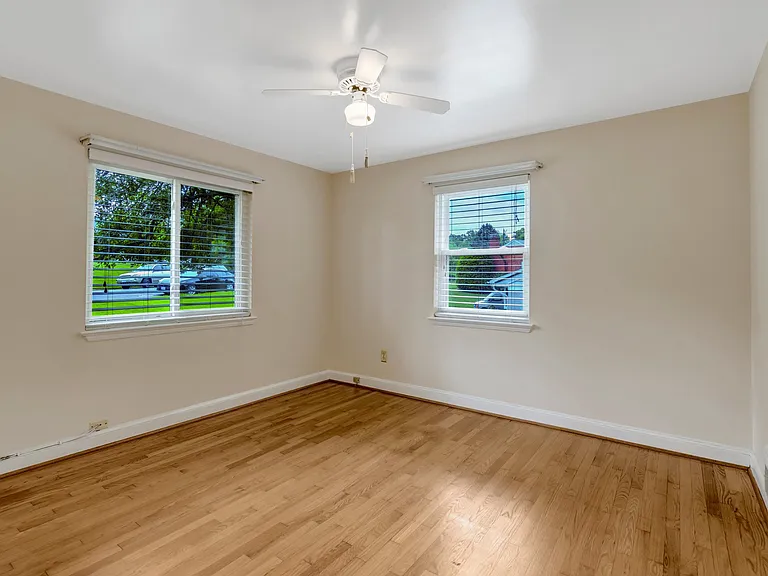 7030 Donna Cir — Photo 13