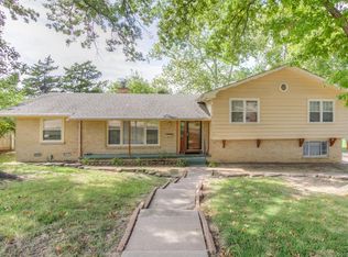 2215 Sunshine Ct, Bartlesville, OK 74006