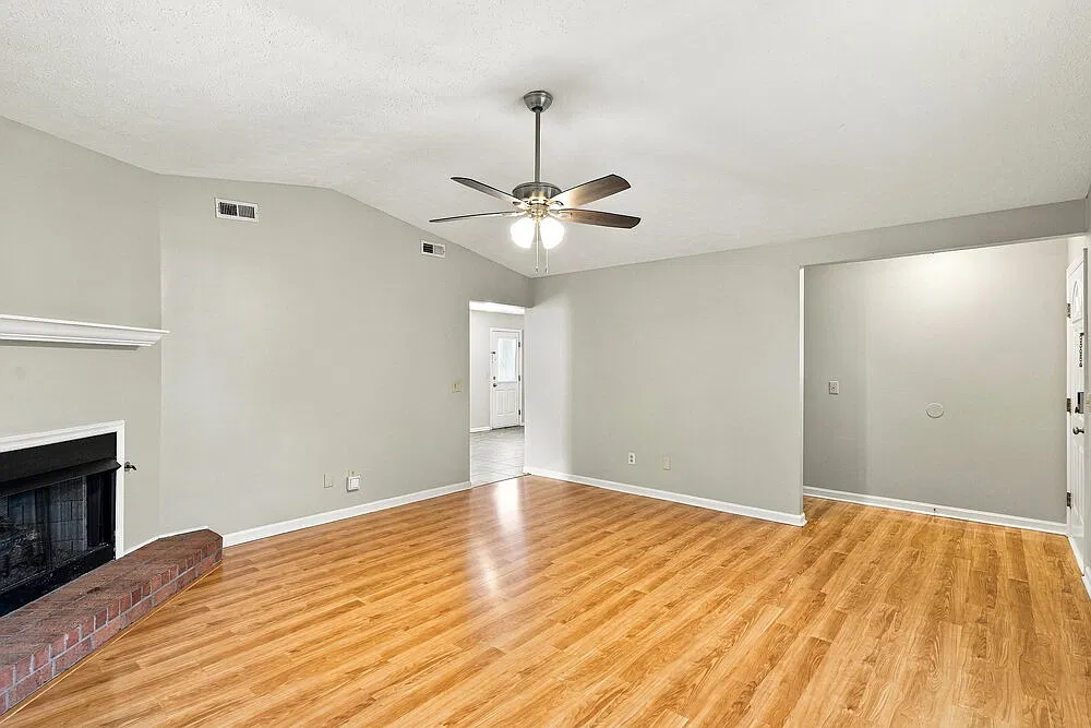 3 bed, 2.0 bath, 1540 sqft, $2,140 — Photo 4