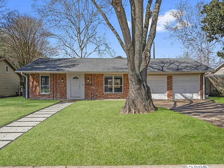 2005 Sedgie Dr — Photo 1