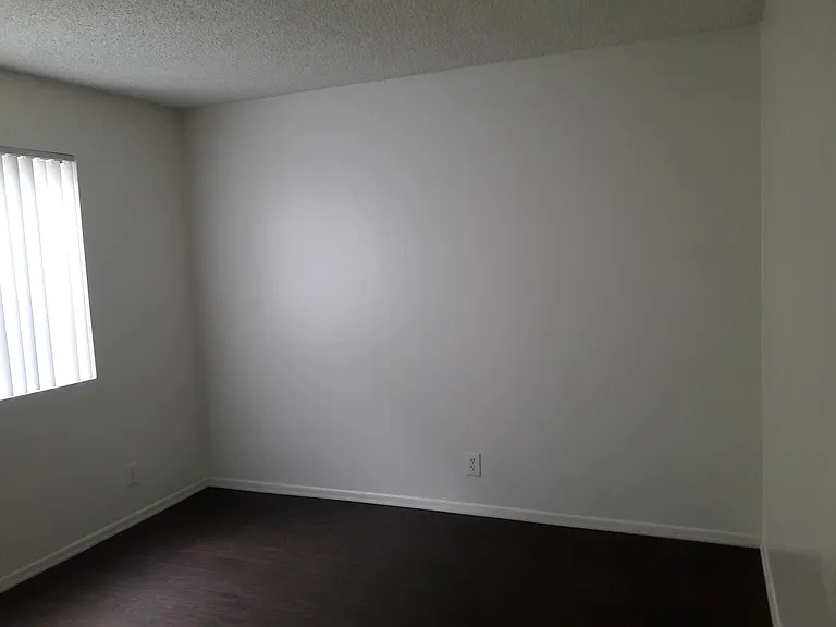 1329 W Civic Center Dr — Photo 5