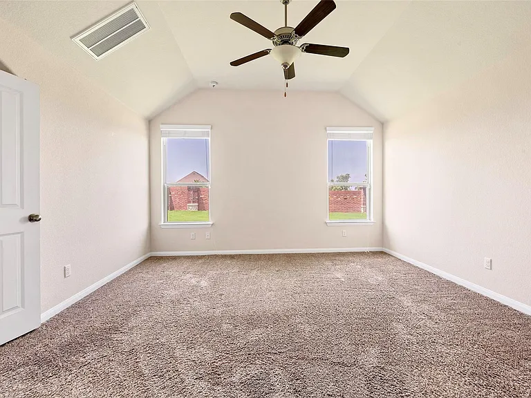 1005 Fountain Grass Way — Photo 13