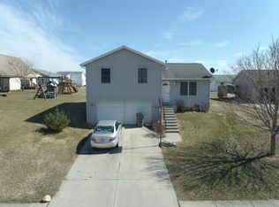1050 Van Gilst Dr, Goshen, IN 46528