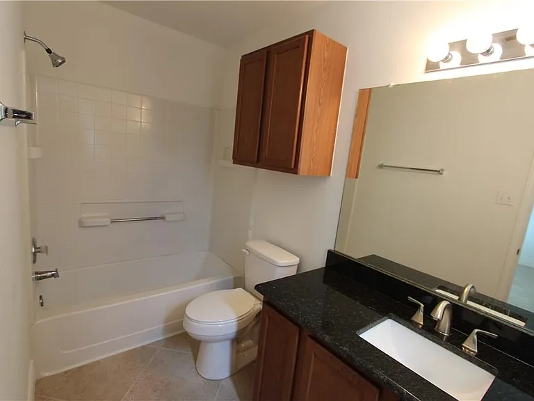 215 Jennifer Ln — Photo 13