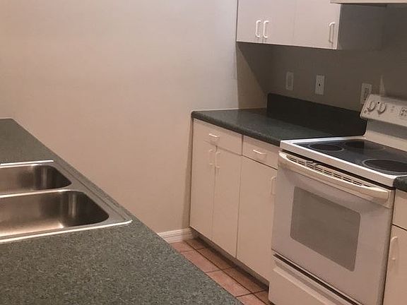 2nd image of 211 SE 23rd Pl #213