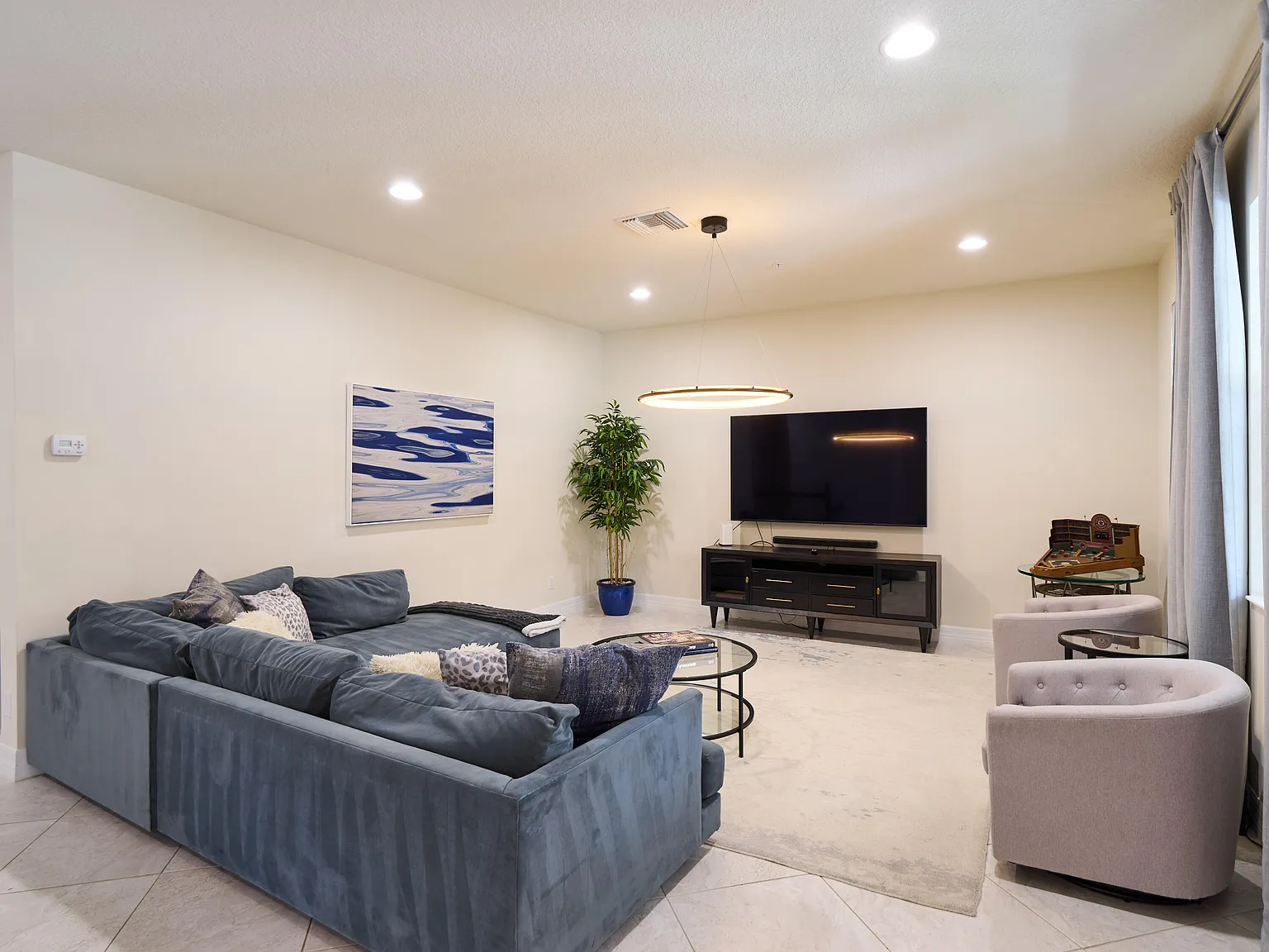 3 bed, 2.0 bath, 1778 sqft, $3,850 — Photo 4