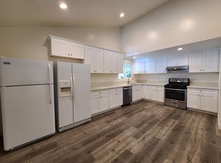 405 Maravilla Dr, Riverside, CA 92507