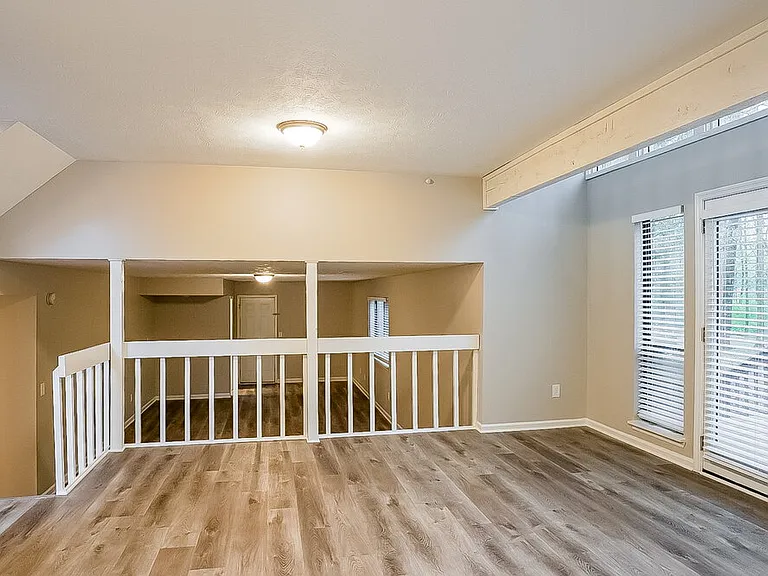 6826 Creekwood Dr — Photo 7