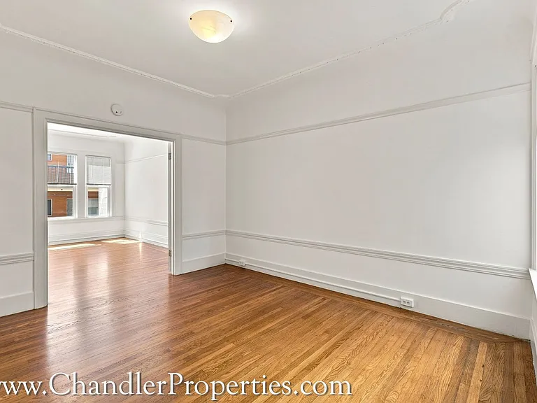 605 Scott St — Photo 3