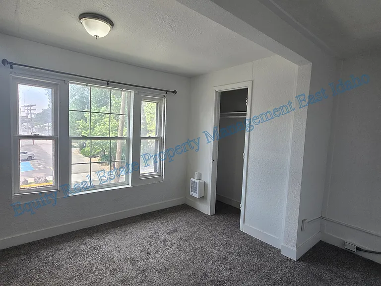 815 E Clark St #5 — Photo 36