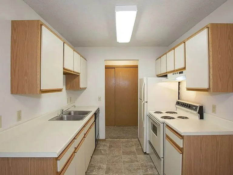 Meadow Wood — Photo 12