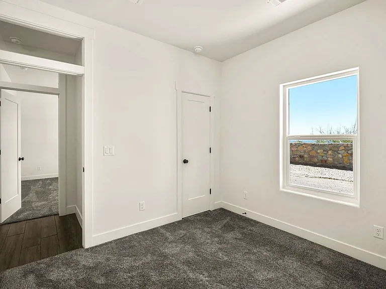 4025 Boardwalk Rd — Photo 43