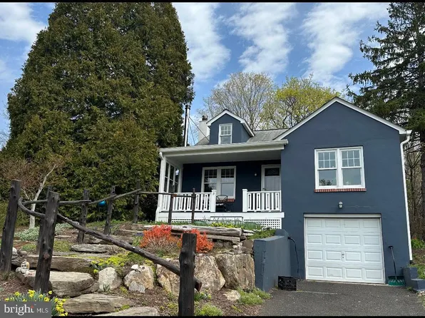 11 Lookover Ln, Ferndale, PA 18921