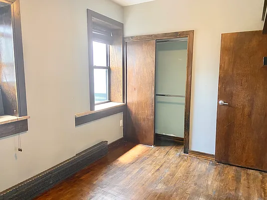 Rented by E Realty International Corp | media 20