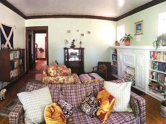 3rd image of 3644 N Claremont Ave