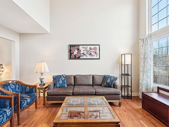 5th image of 101 Oxford Cir