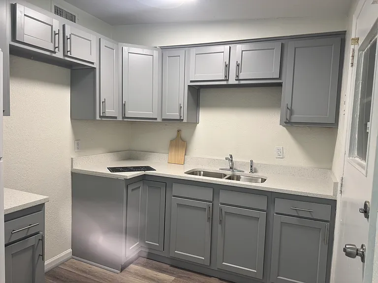 1016 Ardoon St — Photo 5
