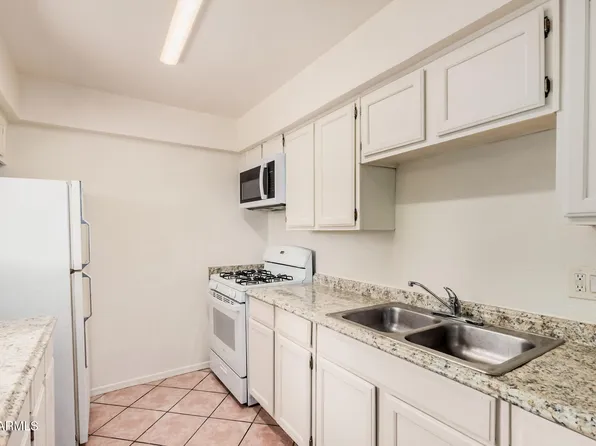 7937 W PINCHOT Avenue, Phoenix, AZ 85033