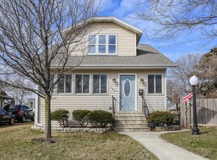 722 75th St, Kenosha, WI 53143