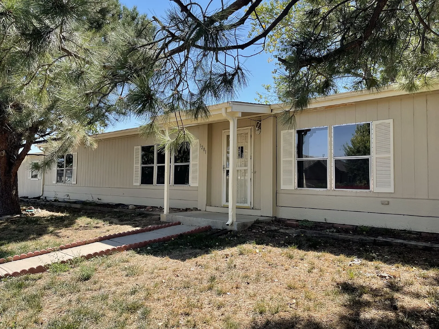 3 bed, 2.0 bath, 1675 sqft, $2,295 — Photo 1