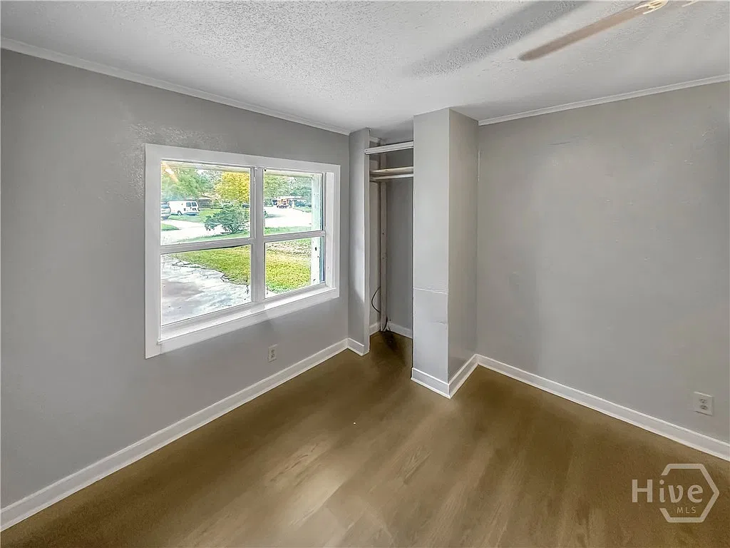 3 bed, 1.0 bath, 925 sqft, $1,750 — Photo 4