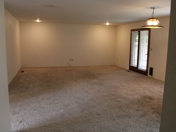 4th image of 1516 Woodhaven Pl