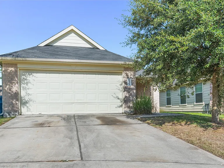 14954 Huntington Willow Ln — Photo 1