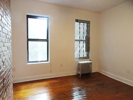 Rented by Perry Associates NYC Inc | media 21
