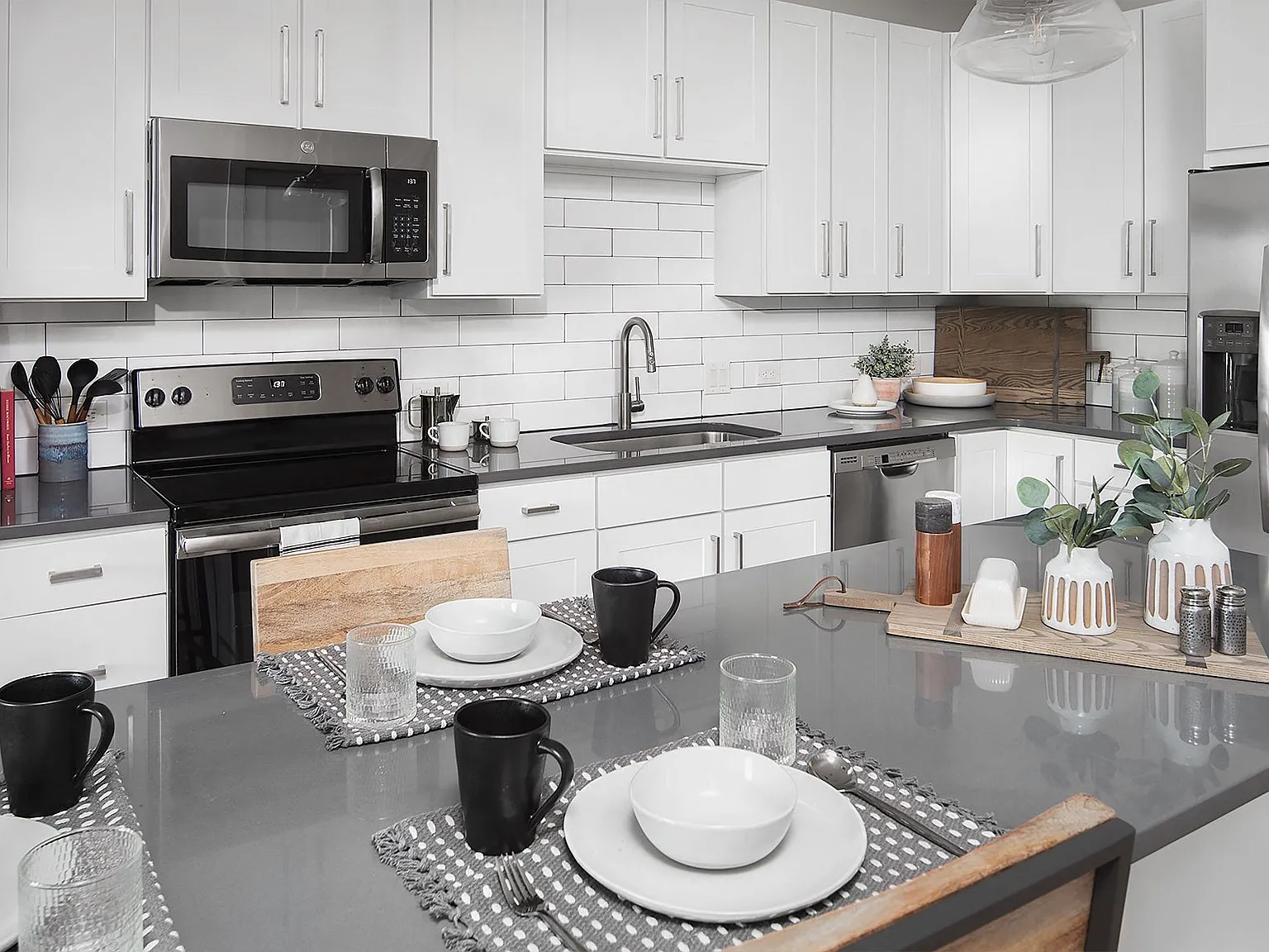 Pointe at Research Park Apartments — Photo 4