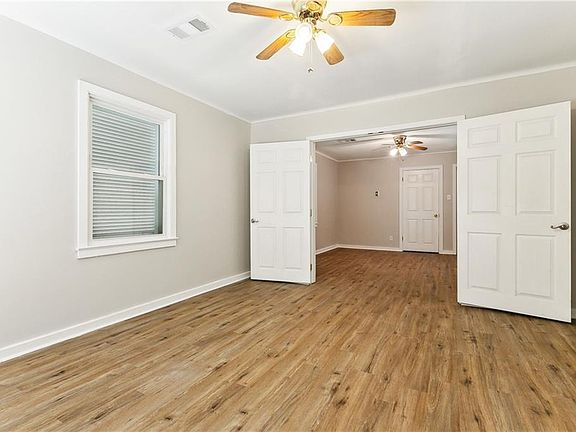 3rd image of 2037 Saint Anthony St
